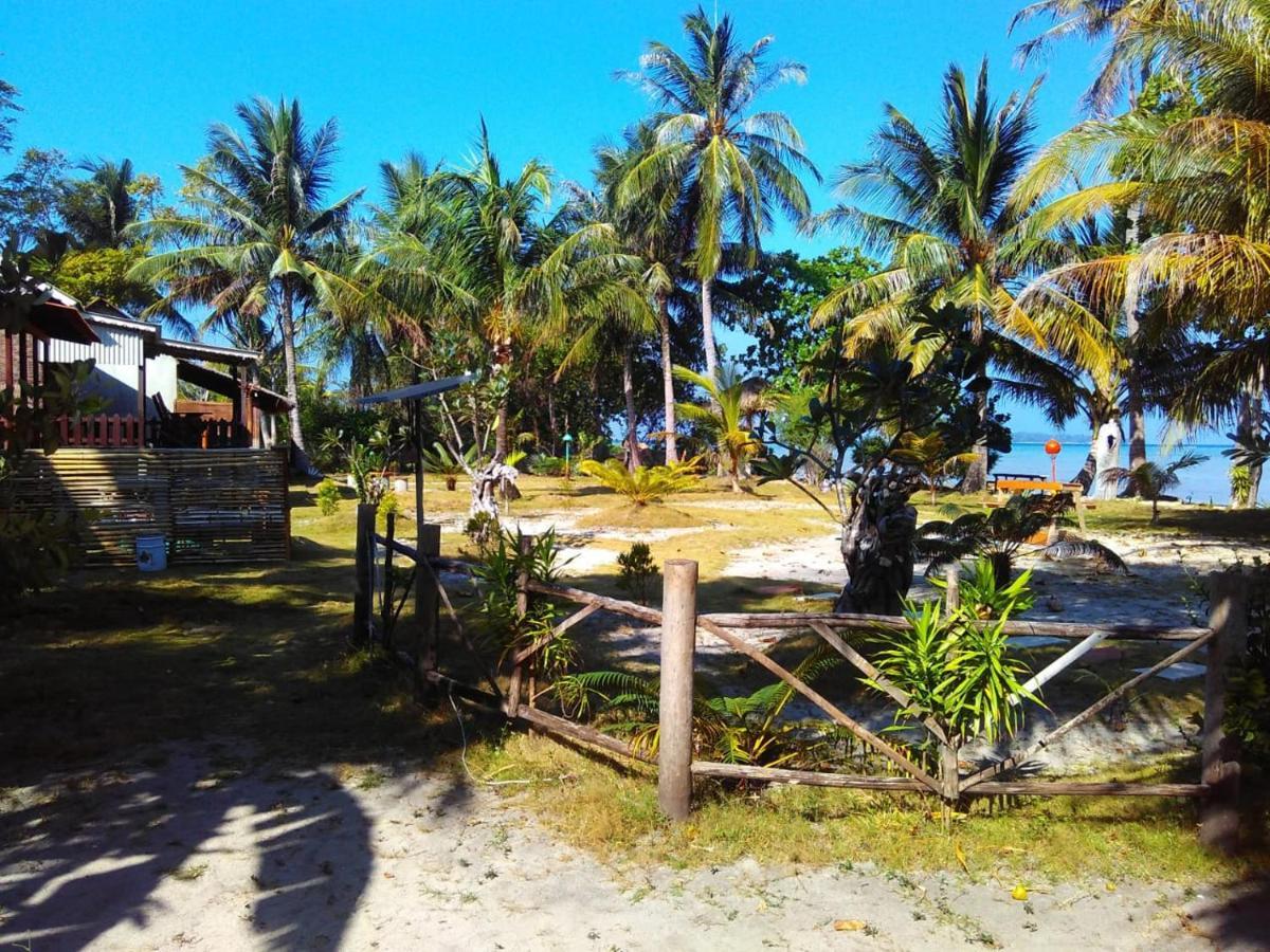 Asari Timo Cottage Karimunjawa Buitenkant foto