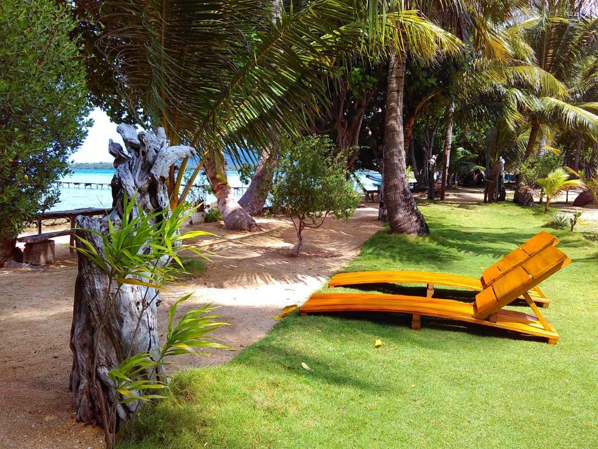 Asari Timo Cottage Karimunjawa Buitenkant foto